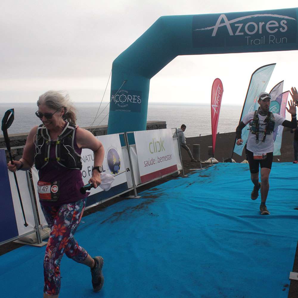 trailrunning people in the azores
